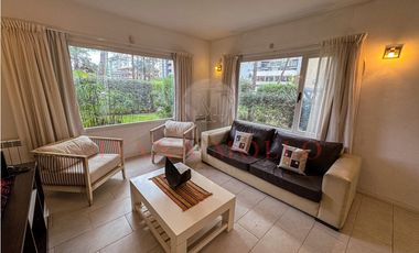 DE LAS HESPÉRIDES 1693 - TRIPLEX A LA VENTA EN PINAMAR