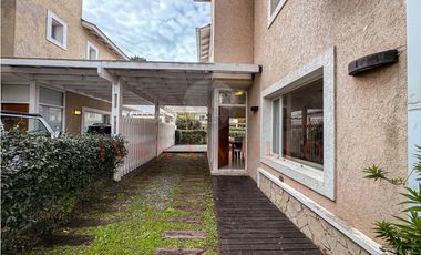 DE LAS HESPÉRIDES 1693 - TRIPLEX A LA VENTA EN PINAMAR