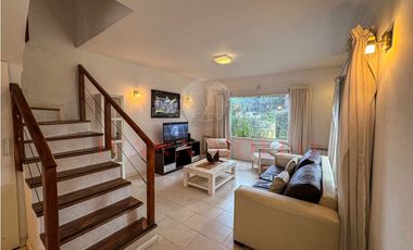 DE LAS HESPÉRIDES 1693 - TRIPLEX A LA VENTA EN PINAMAR