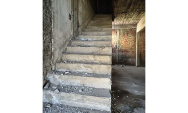 VENTA DE GALPON DE 90 MTS CON IMPORTANTE LOSA PARA PROYECTO