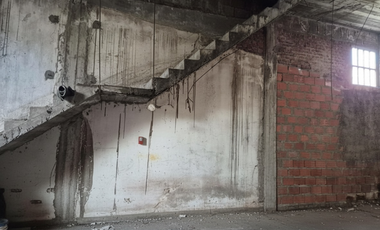 VENTA DE GALPON DE 90 MTS CON IMPORTANTE LOSA PARA PROYECTO