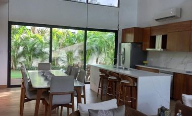 Casa en venta en Yucatán Country Club, privada Kutz, Mérida, Yucatán