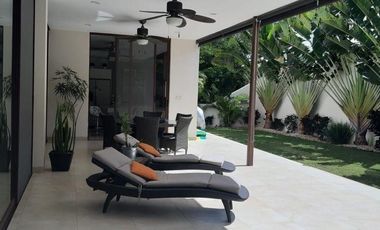 Casa en venta en el Yucatan Country Club, Cutzam, Mérida