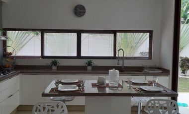 Casa en venta en el Yucatan Country Club, Cutzam, Mérida