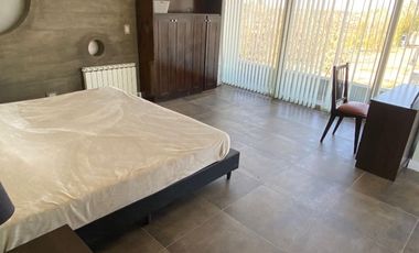 Casa en venta c/ cochera en Chacras de Coria