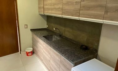 Casa en venta c/ cochera en Chacras de Coria