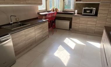 Casa en venta c/ cochera en Chacras de Coria