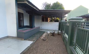 Dijual Rumah Siap Huni 2 Lantai dg Tanah Luas di Kompleks Kota Cirebon