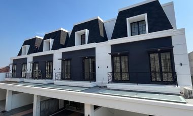 Jual Rumah Mewah 3 Lantai dalam Tomnhouse di Pancoran