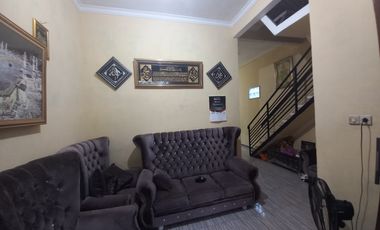 Rumah 2lantai pinggir jalan aspal // SHM