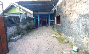 Rumah 2lantai pinggir jalan aspal // SHM