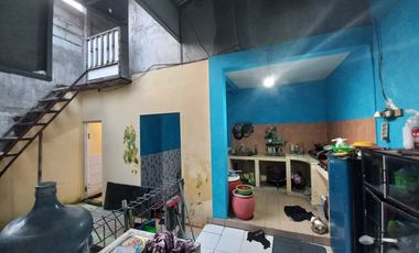 Rumah 2lantai pinggir jalan aspal // SHM