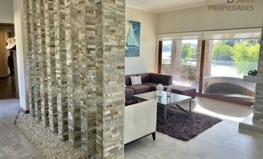 Casa en Arriendo en Los Quillayes Lago Rapel