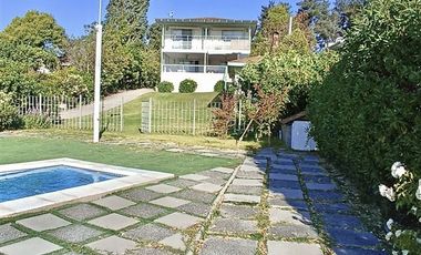 Casa en Arriendo en El Alamo Lago Rapel