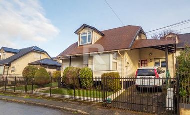 CASA A PASOS DE CLINICA PUERTO VARAS