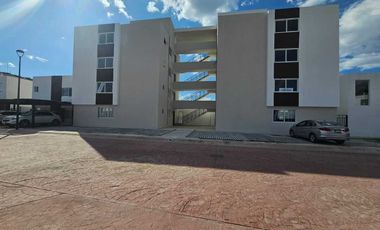 AMPLIO DEPA EN RENTA, 2 RECAMARAS CERCA DE LA EBC, CORREGIDORA