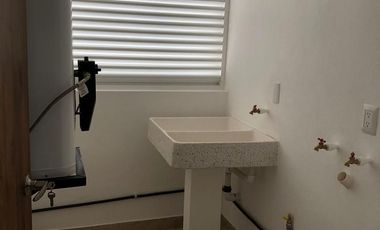 AMPLIO DEPA EN RENTA, 2 RECAMARAS CERCA DE LA EBC, CORREGIDORA