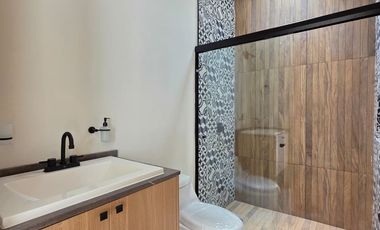 CASA EN VENTA, 2 RECÁMARAS, 2 BAÑOS COMPLETOS, COCHERA PARA 2 AUTOS