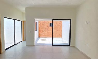 CASA EN VENTA, 2 RECÁMARAS, 2 BAÑOS COMPLETOS, COCHERA PARA 2 AUTOS