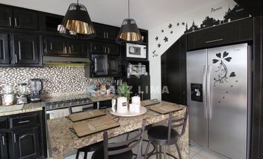 Real de Arboledas,Miraflores: Amplia y comoda casa 3 recamaras.