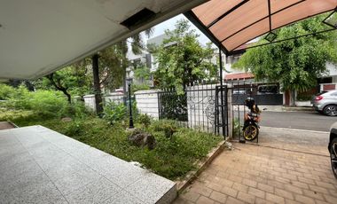 Dijual Rumah Mewah di Jalan Bunga Cente, Cipete,  Jakarta Selatan