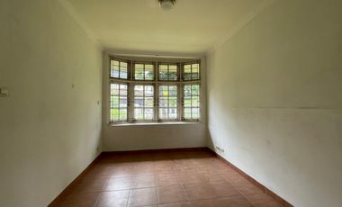 Dijual Rumah Mewah di Jalan Bunga Cente, Cipete,  Jakarta Selatan