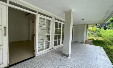 Dijual Rumah Mewah di Jalan Bunga Cente, Cipete,  Jakarta Selatan