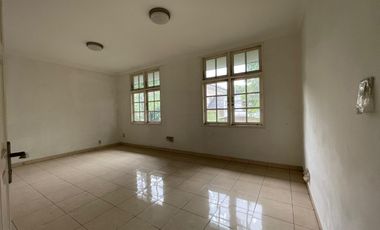 Dijual Rumah Mewah di Jalan Bunga Cente, Cipete,  Jakarta Selatan