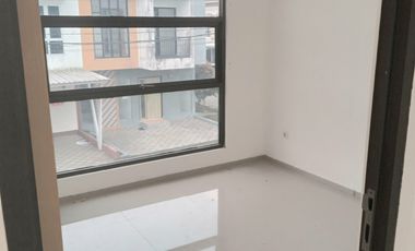 Rumah Mewah Siap HUni 2 lantai