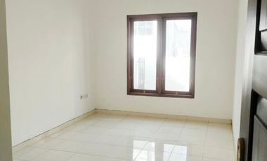 Rumah selangkah ke UMY lingkungan komplek