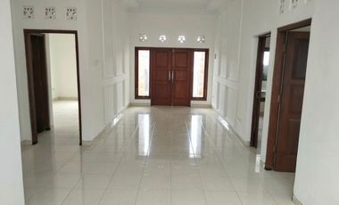 Rumah selangkah ke UMY lingkungan komplek