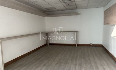 Oficina en Arriendo en A pasos del Metro Tobalaba, MUT, ...