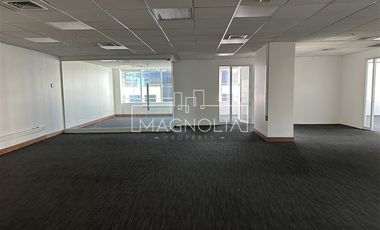 Oficina en Arriendo en A pasos del Metro Tobalaba, MUT, ...