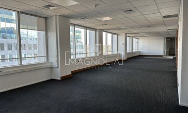 Oficina en Arriendo en A pasos del Metro Tobalaba, MUT, ...