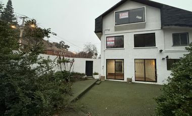 LOCAL ESQUINA 7 NORTE CON LOS CASTAÑOS PATIO ESTACIONAMIENTO