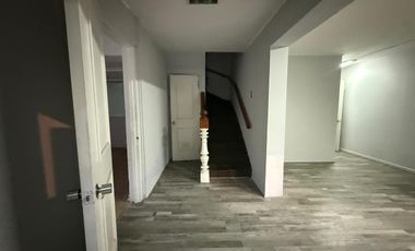 LOCAL ESQUINA 7 NORTE CON LOS CASTAÑOS PATIO ESTACIONAMIENTO