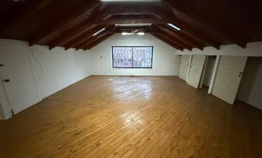 LOCAL ESQUINA 7 NORTE CON LOS CASTAÑOS PATIO ESTACIONAMIENTO