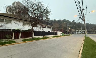 LOCAL ESQUINA 7 NORTE CON LOS CASTAÑOS PATIO ESTACIONAMIENTO