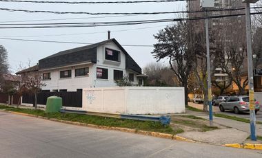 LOCAL ESQUINA 7 NORTE CON LOS CASTAÑOS PATIO ESTACIONAMIENTO