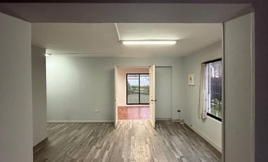 LOCAL ESQUINA 7 NORTE CON LOS CASTAÑOS PATIO ESTACIONAMIENTO