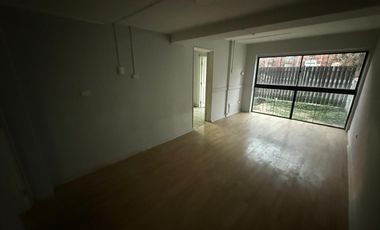 LOCAL ESQUINA 7 NORTE CON LOS CASTAÑOS PATIO ESTACIONAMIENTO