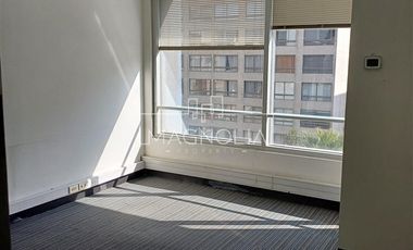 Oficina en Arriendo en A pasos del metro Pedro de Valdivia