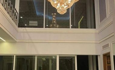 Rumah megah lantai marmer halaman luas pusat kota gatsu tengah jl8mtr