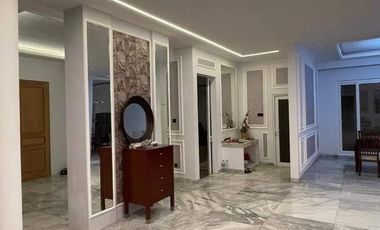 Rumah megah lantai marmer halaman luas pusat kota gatsu tengah jl8mtr