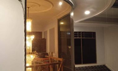 Rumah megah lantai marmer halaman luas pusat kota gatsu tengah jl8mtr