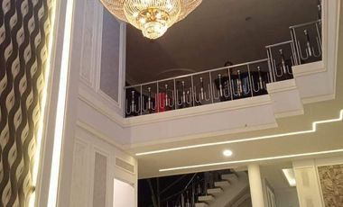 Rumah megah lantai marmer halaman luas pusat kota gatsu tengah jl8mtr