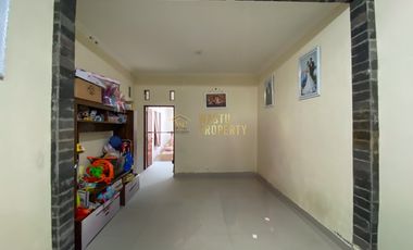 RUMAH MURAH, SIAP HUNI, TANAH LUAS DEKAT PASAR GENTAN DI SLEMAN