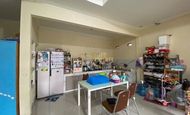 RUMAH MURAH, SIAP HUNI, TANAH LUAS DEKAT PASAR GENTAN DI SLEMAN