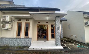 RUMAH MURAH, SIAP HUNI, TANAH LUAS DEKAT PASAR GENTAN DI SLEMAN