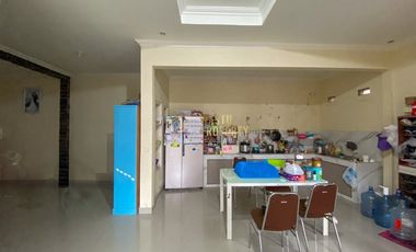 RUMAH MURAH, SIAP HUNI, TANAH LUAS DEKAT PASAR GENTAN DI SLEMAN